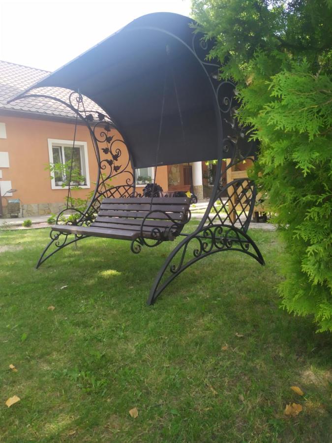 Білий Птах 호텔 스비티아즈 외부 사진
